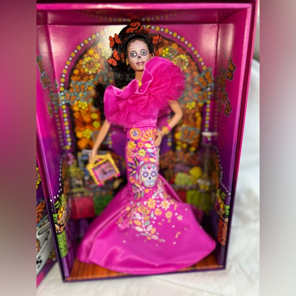 Barbie Dia De Los Muertos Signature Edition - Picture 3 of 4